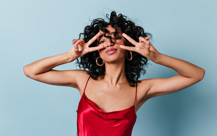 Planetary Powers Behind Curly Hair: Mars & Rahu’s Role Explained